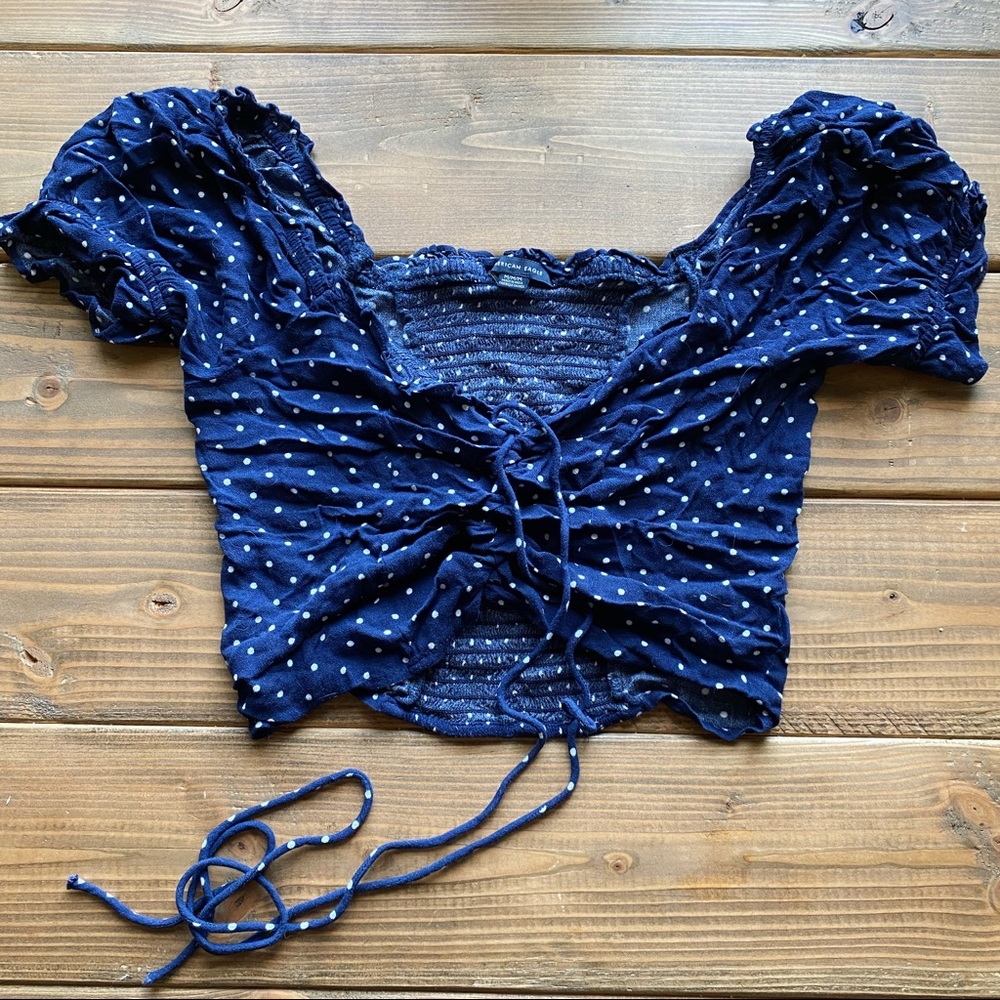 American Eagle tying crop top